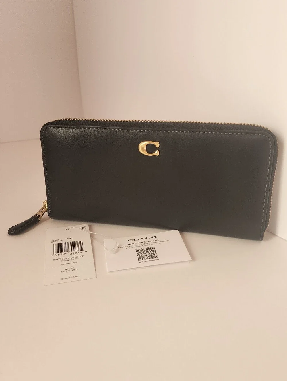 Coach Essentials Slim Accordion Wallet NWT (Flawed)
